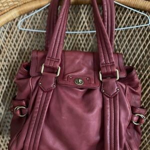 Marc Jacobs Elegant Burgundy Leather Tote Bag